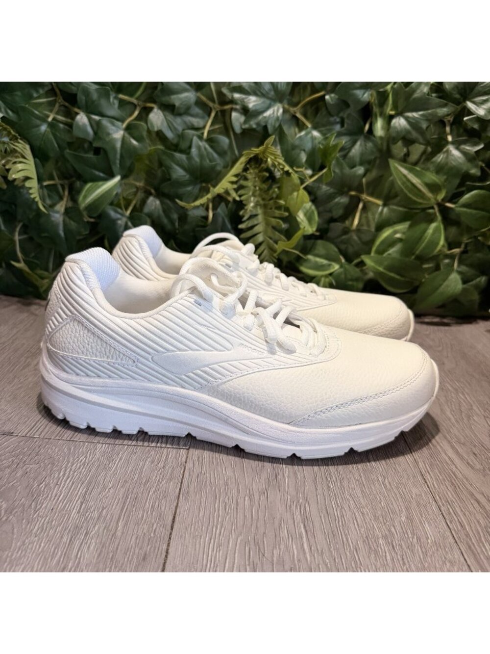 Brooks Addiction Walker 2 Womens 10.5 Narrow 2A White Leather Shoes 1203072A142